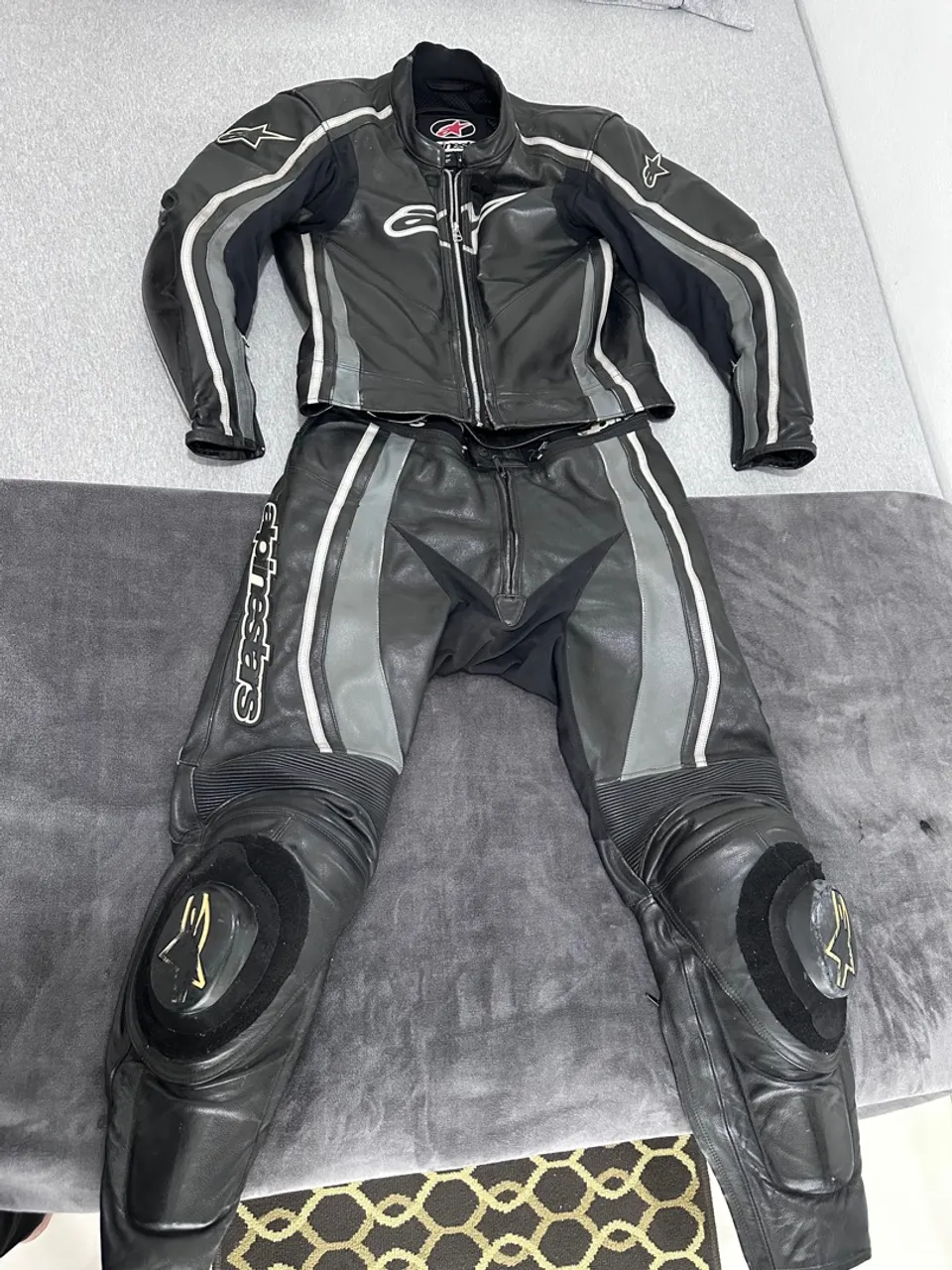 Macacão Alpinestars 2 peças - Tamanho 52 (EUR) / 42 (USA)
