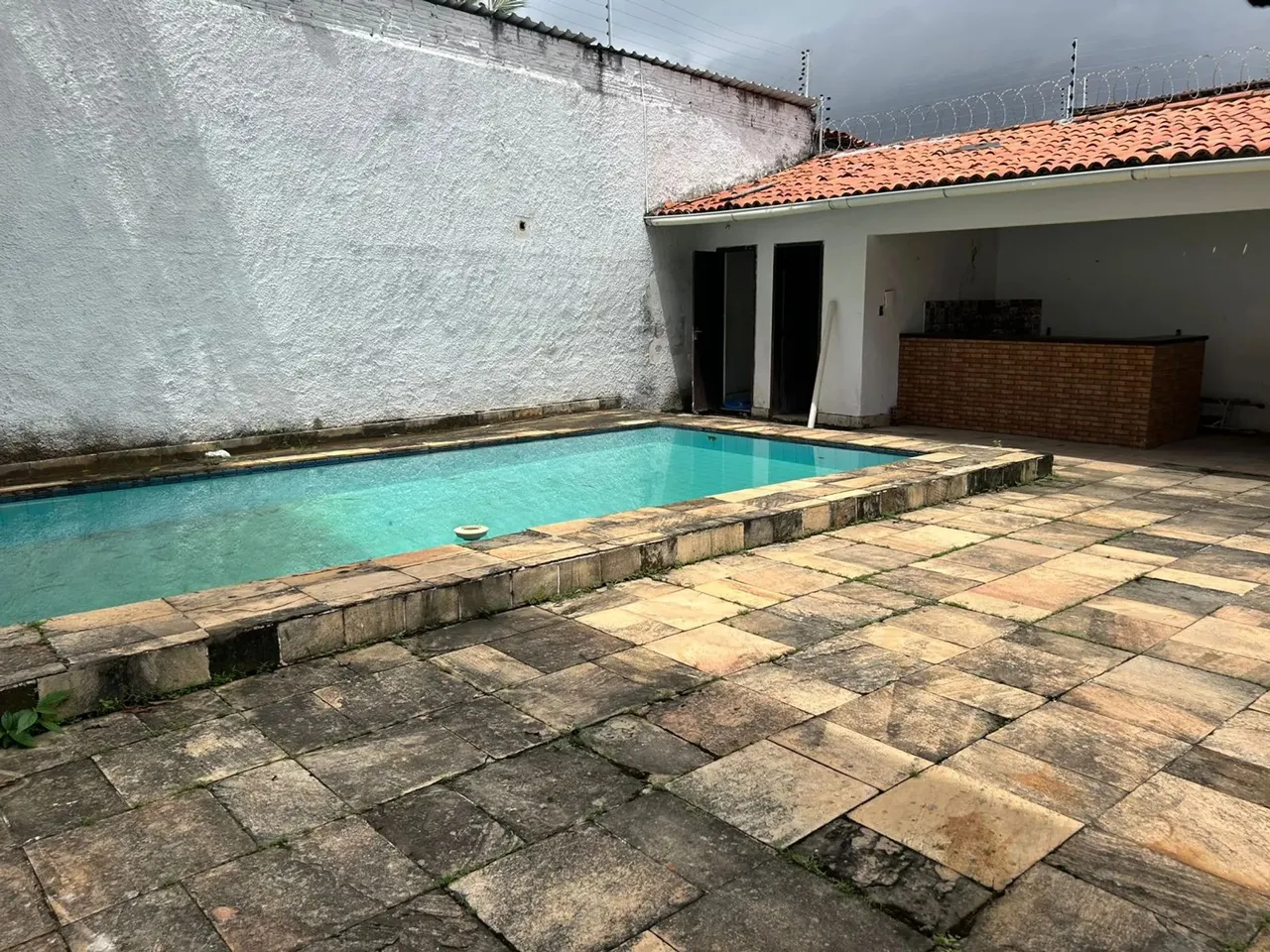 Alugo Casa Comercial 6 salas no Renascença - São Luís - MA