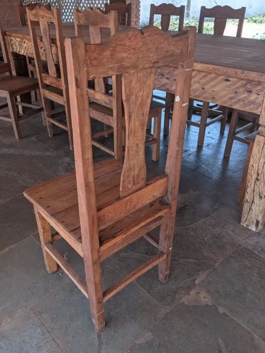 Mesa de Jantar - Madeira Maciça - Ótimo estado  - Foto 4
