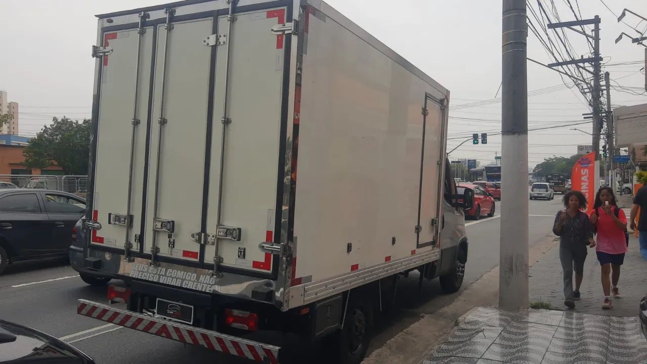 Iveco daily chassis longo baú refrigerado - Foto 4