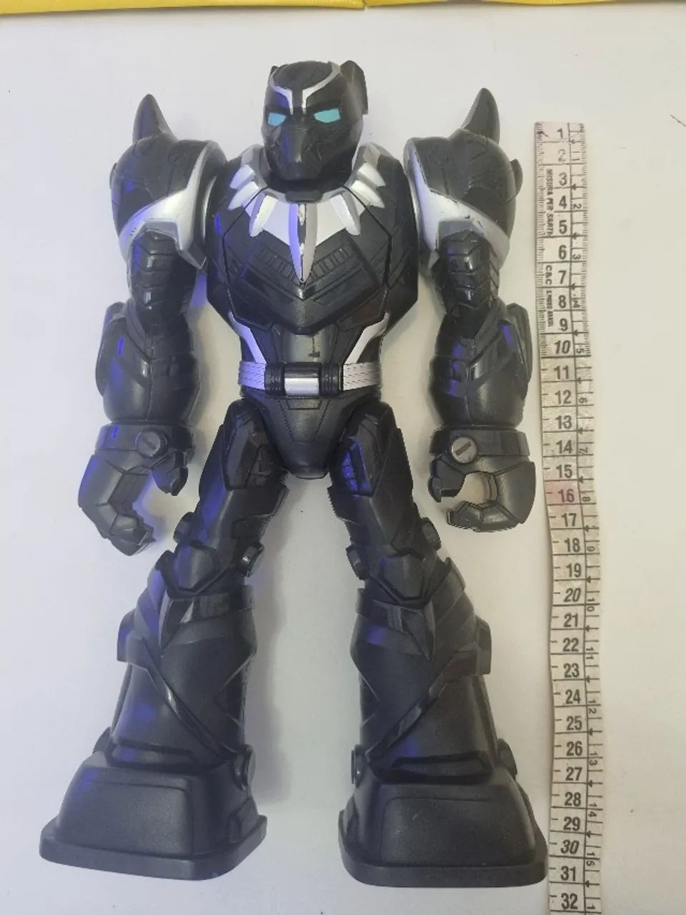 Pantera Negra - Boneco - usado  - Foto 3