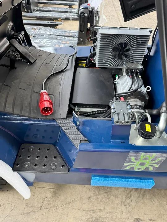 EMPILHADEIRA ELETRIA TRIA - Foto 6