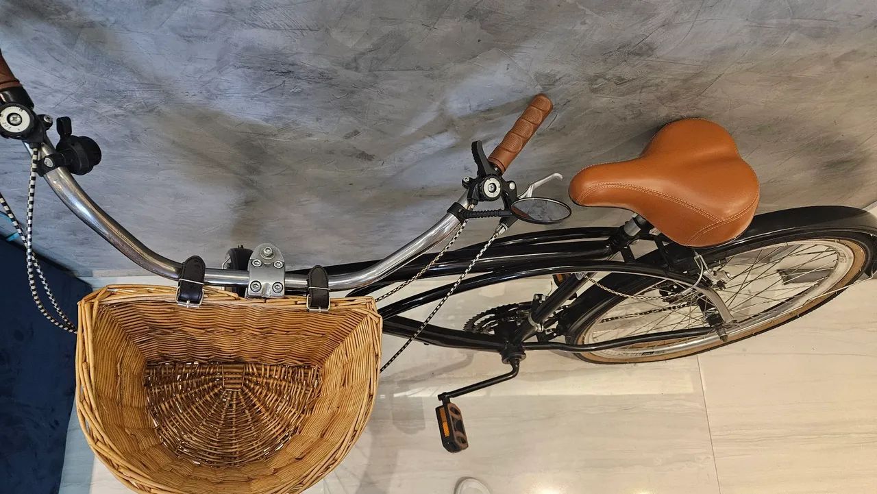 Bicicleta Retrô com cesta de vime - Foto 6
