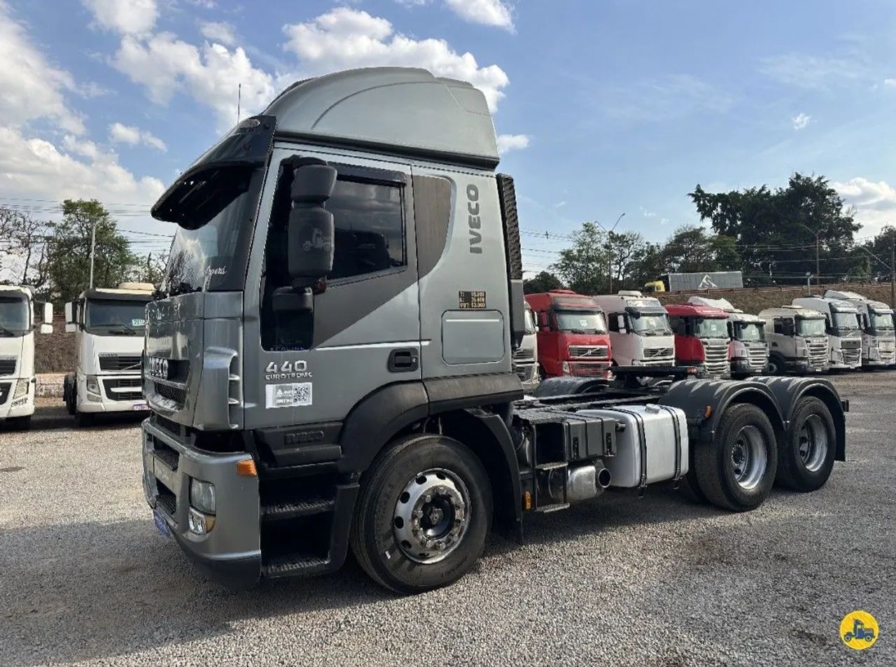 IVECO STRALIS 440 6X2<br>2013/2013<br>TETO ALTO<br>AUTOMÁTICO - Foto 3