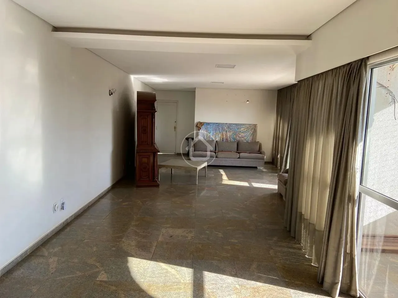 APARTAMENTO 3 SUÍTES