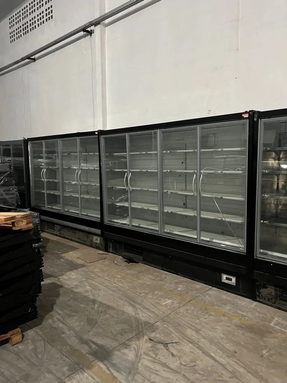 Balcões refrigerados Arneg 3 e 4 portas novo  - Foto 3