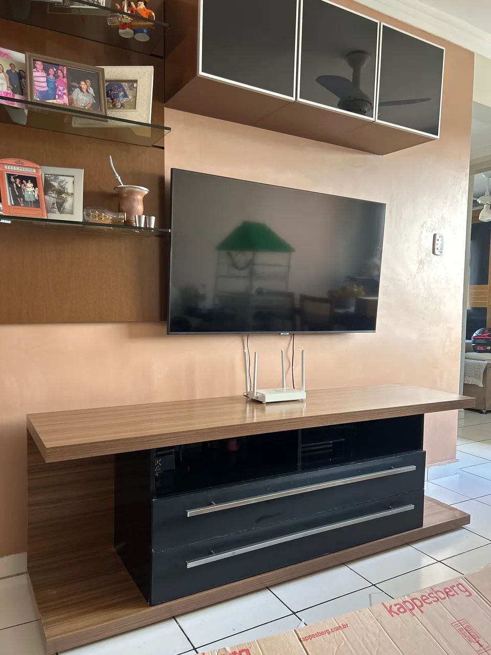     Rack para TV Grande com Gavetas - bom Estado - Foto 4