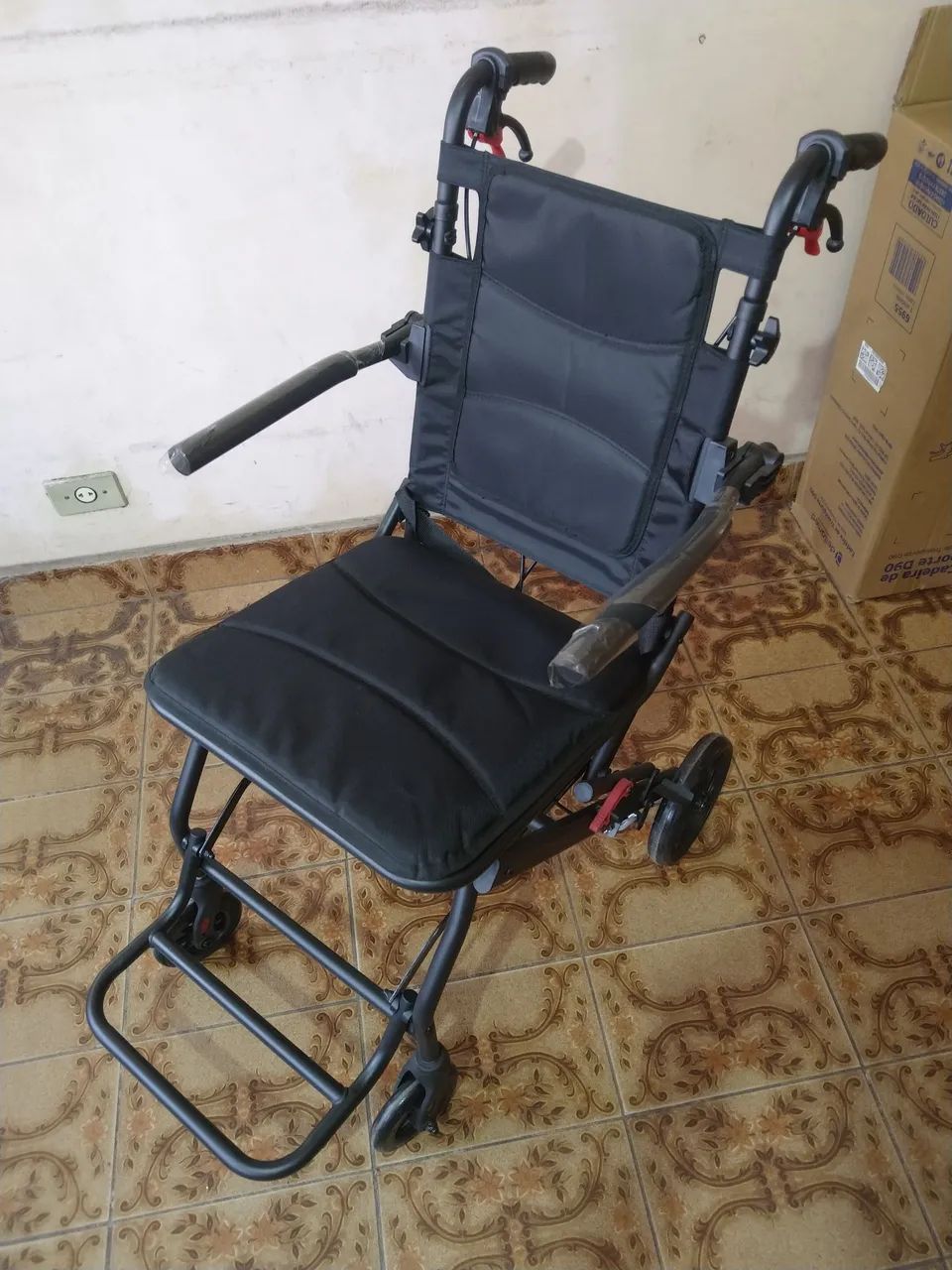 Cadeira de transporte Dellamed