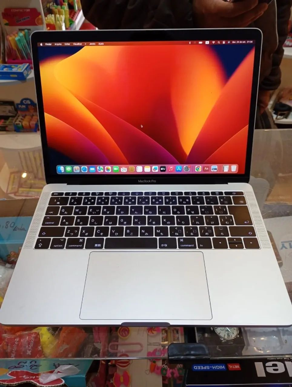 MACBOOK 17 