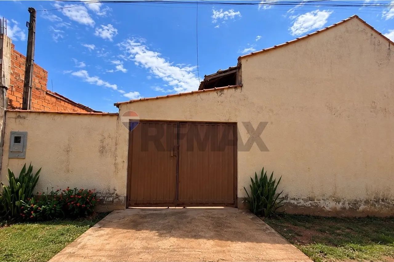 CASA COM 3 DORMITÓRIOS A 1 MINUTO DO CENTRO - Foto 2
