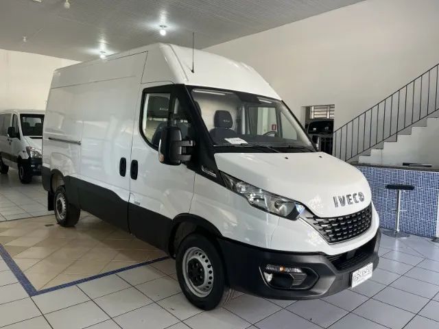 Iveco Daily Furgão 30-130 2.3 10,8m³(die)(e5) 2022 2022