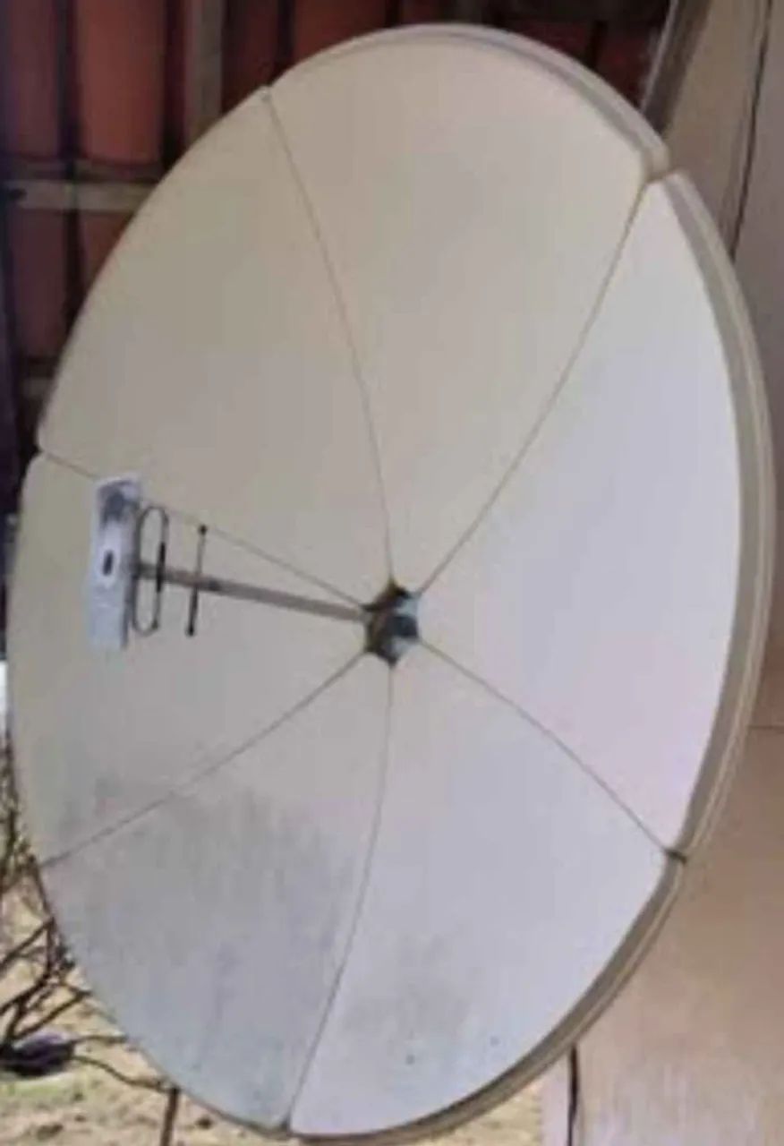 Antenas e roteador para internet 