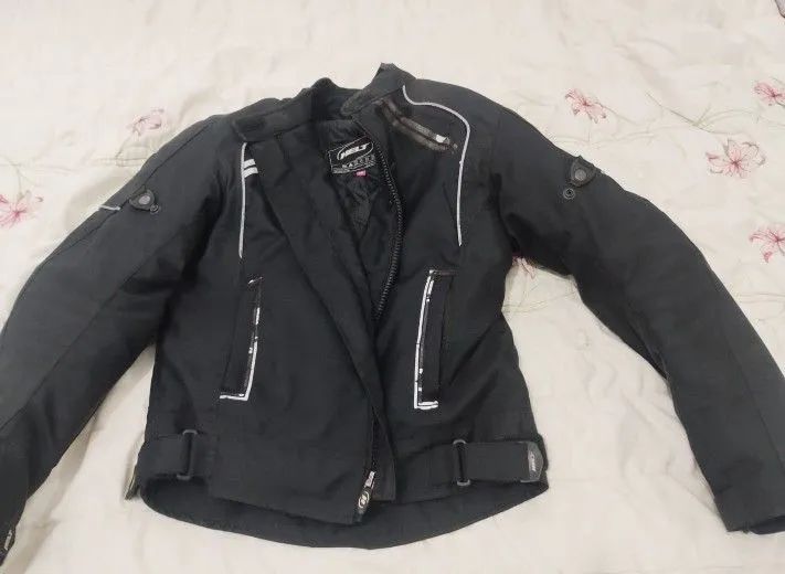 Jaqueta motociclista feminina 