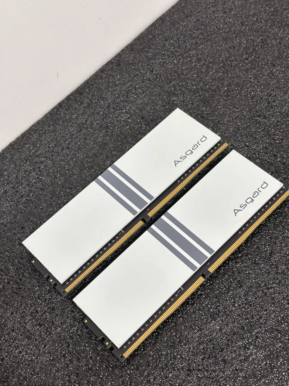 2x 8gb DDR4 Asgard Valkyrie RGB 3200 16gb CL18 - Foto 2