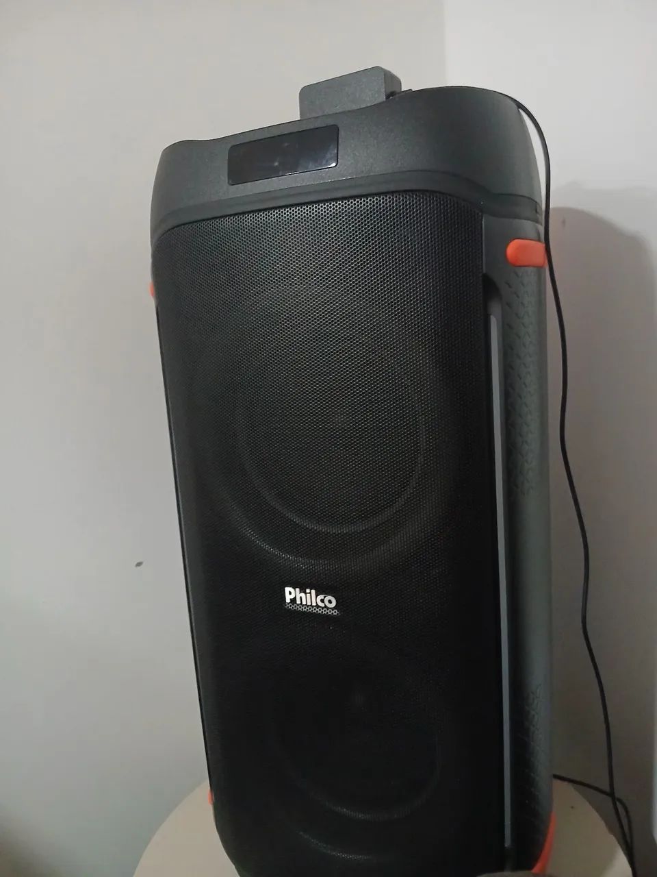 Vendo uma caixa de som