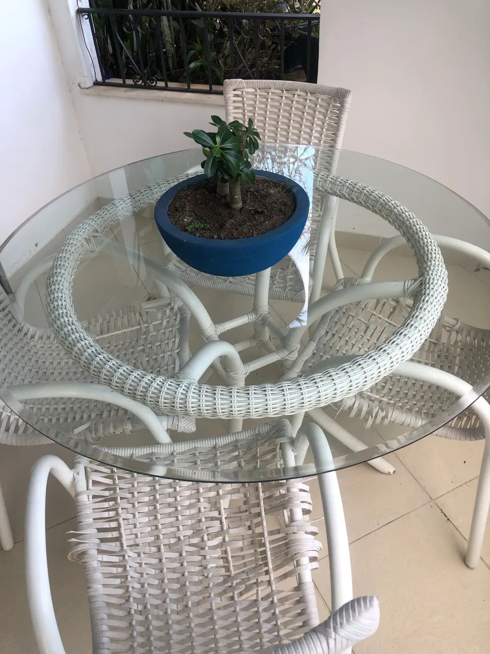 Mesa varanda 1,20 vidro bisotado, 4 cadeiras - Foto 3