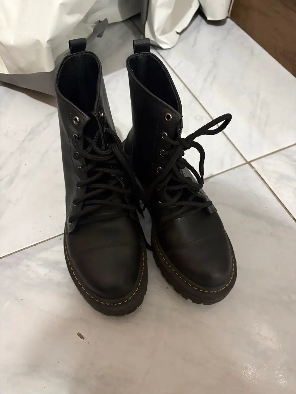 Vendo coturno preto de plataforma  - Foto 4