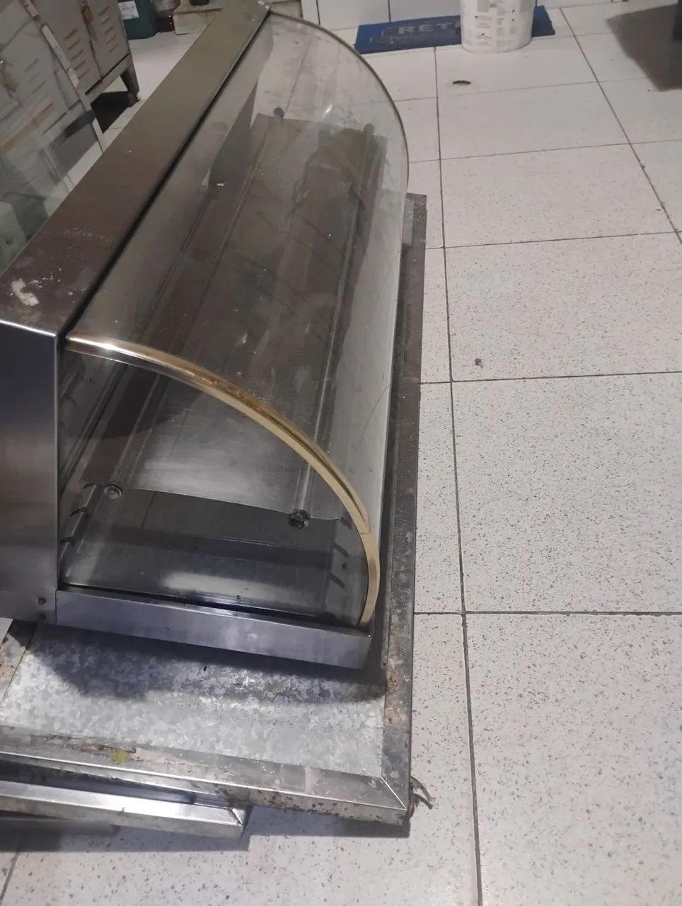 Vitrine aquecida para salgados 