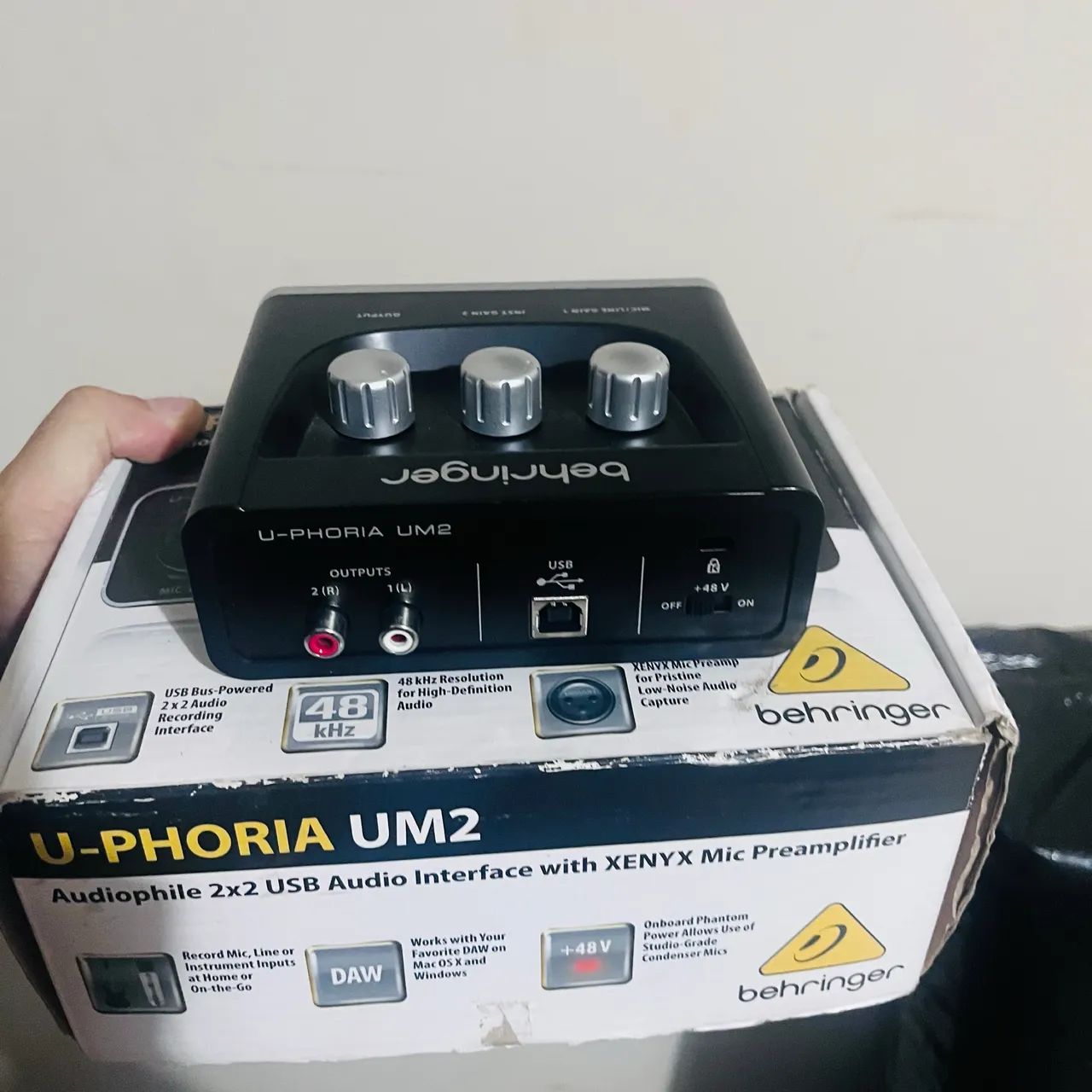 Interface de Áudio Behringer U-Phoria UM2 - USB