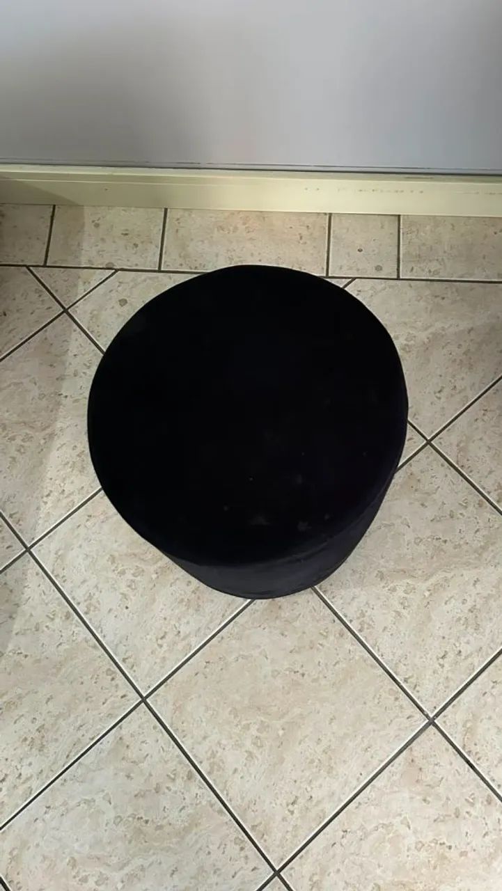 Vendo 2 puffs em excelente estado de conservação.  - Foto 2