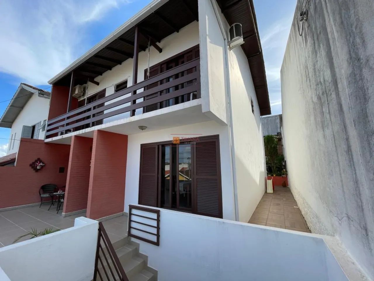 CASA 4 DORMITÓRIOS PRÓXIMO AO CENTRO DE FLORIANÓPOLIS - Foto 3