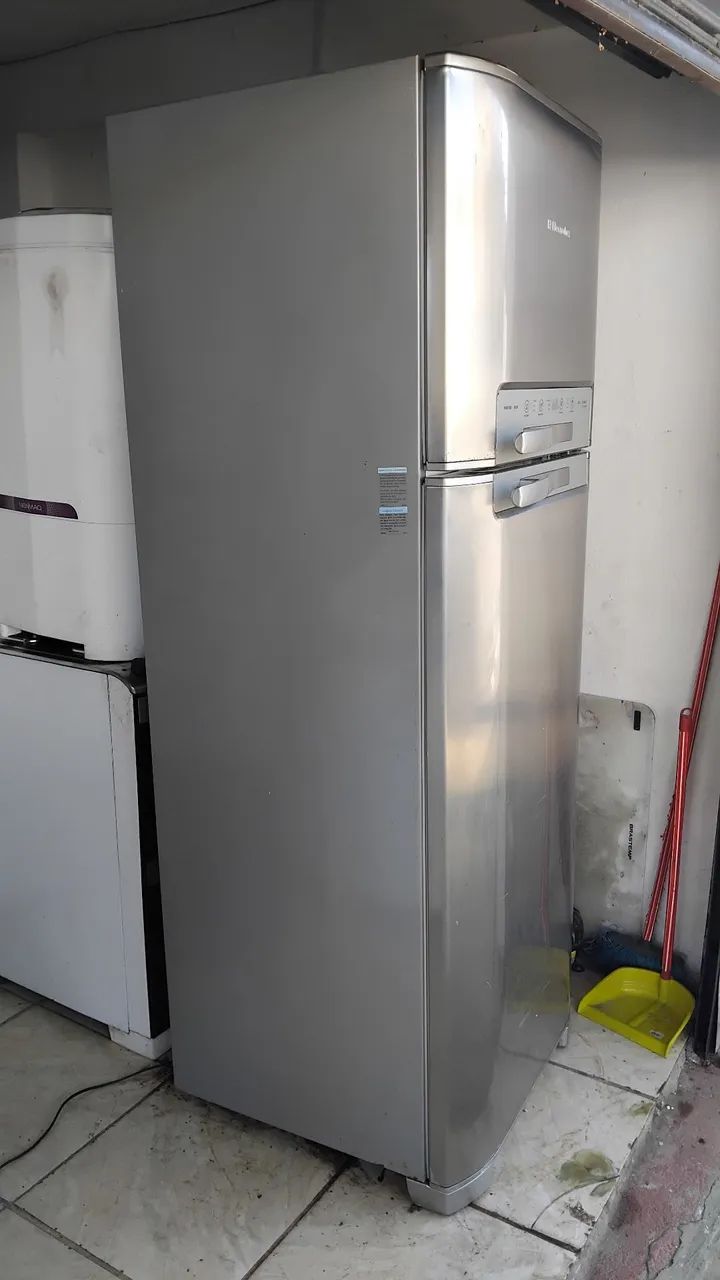 Geladeira Electrolux inox