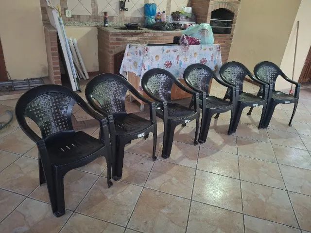 Poltrona Plástica Cadeira com Encosto Resistente Duoplastic