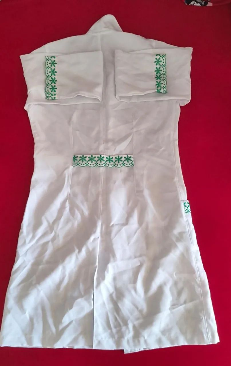 Jaleco Branco com Bordado Verde - Foto 2