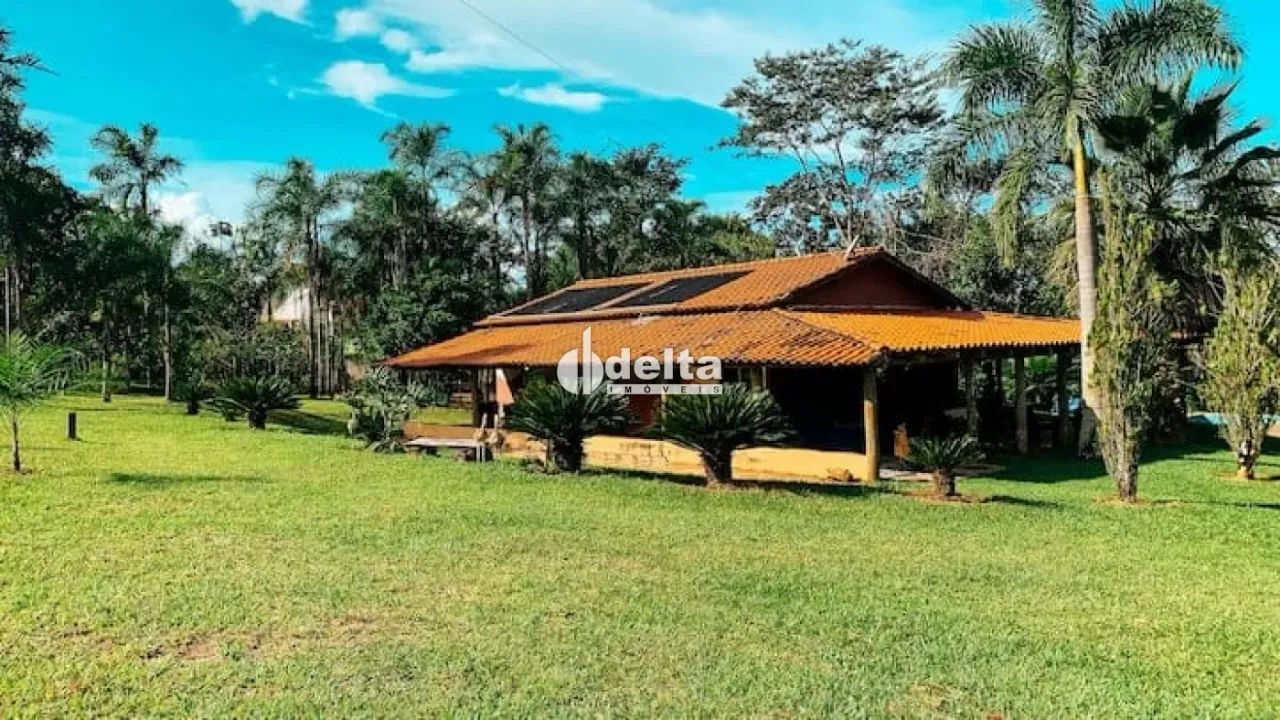 Chácara mobiliada disponível para locação e venda no bairro Chácaras Eldorado em Uberlândi