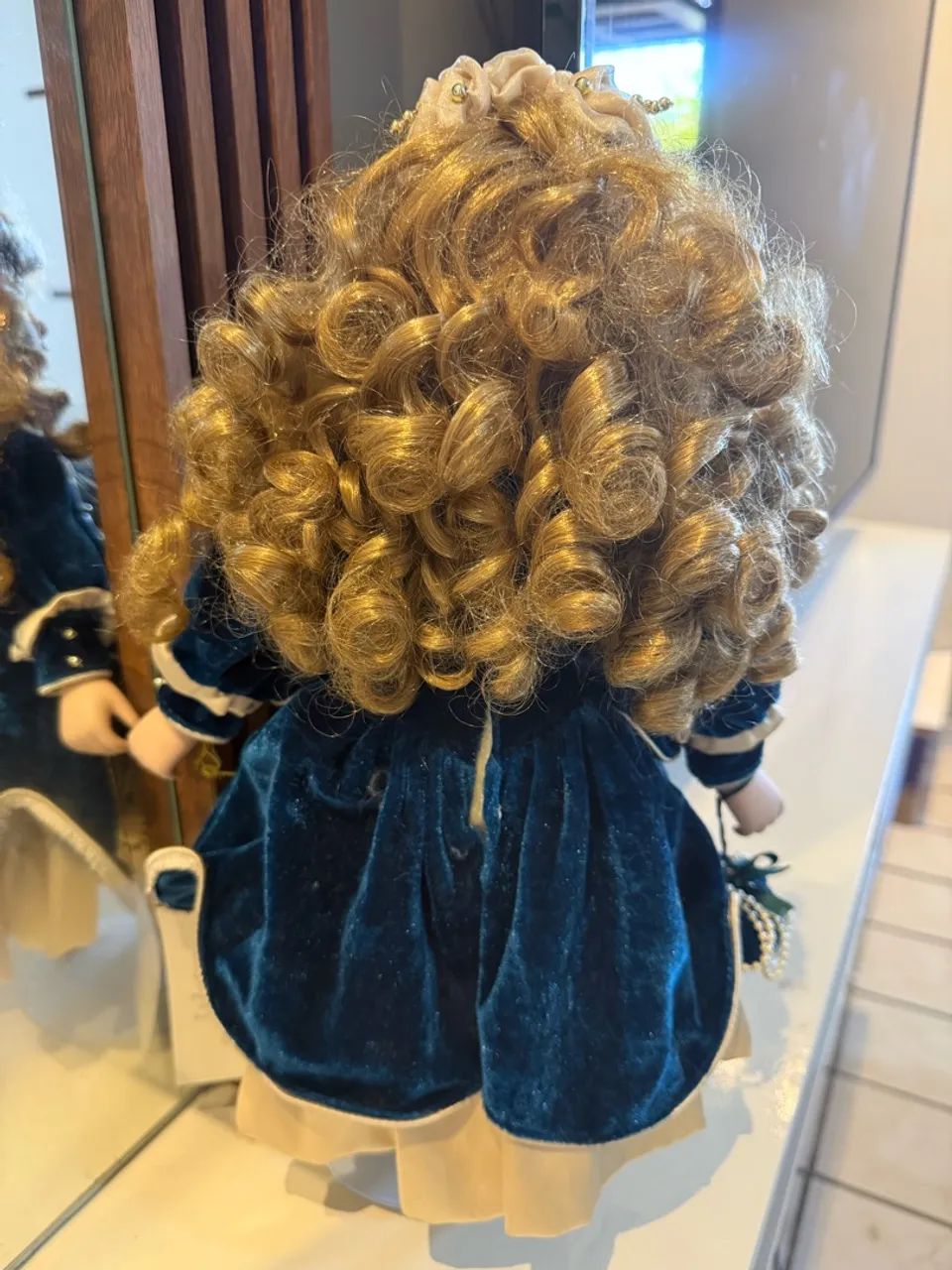 Linda boneca de porcelana  - Foto 4
