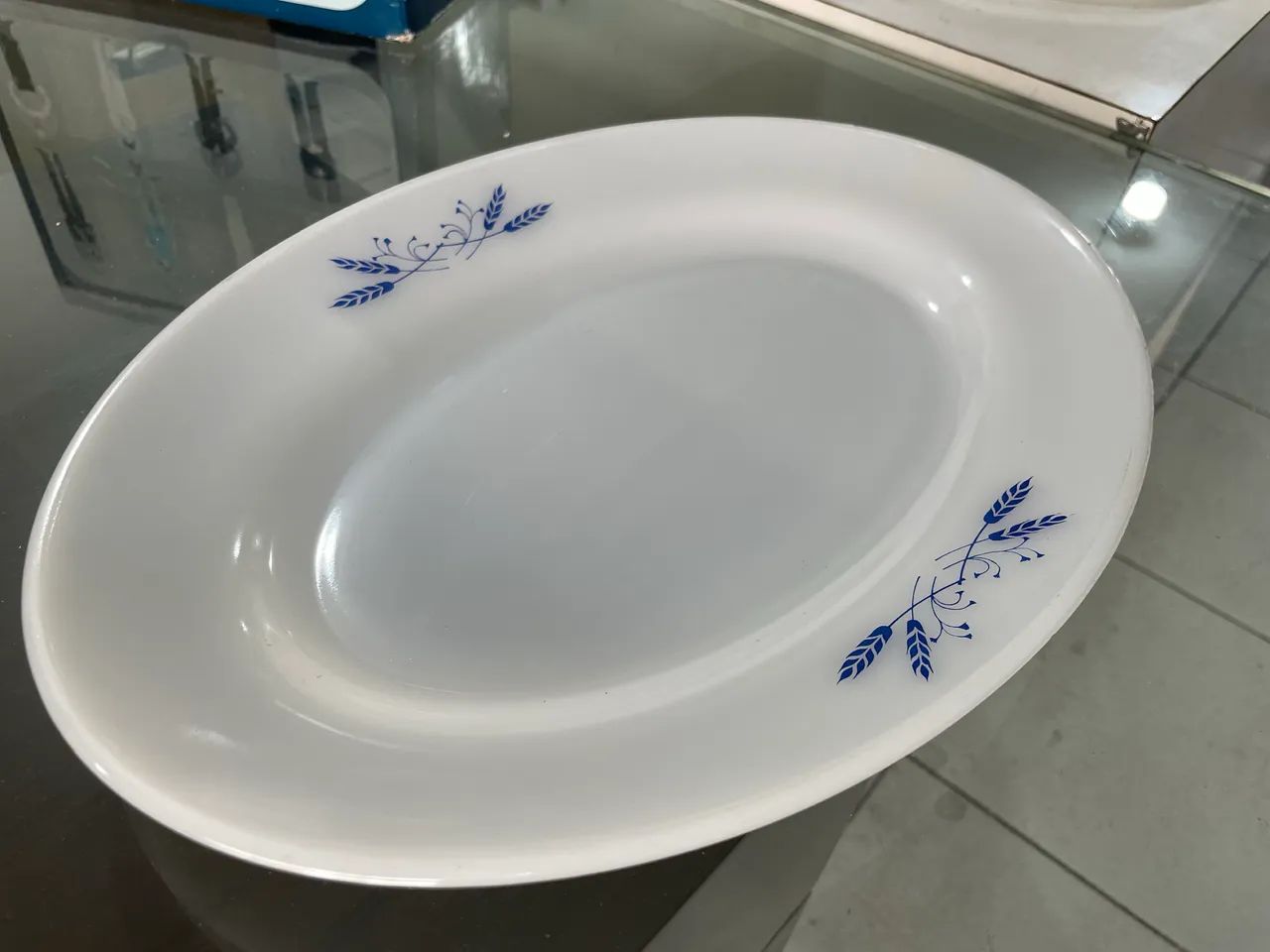 Louça Travessa Oval Opalino Branco Triguinho Azul Colorex  - Foto 3