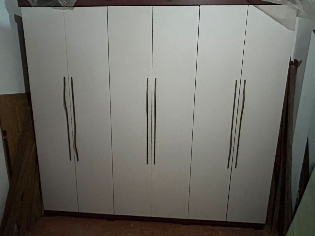 Vendo guarda roupas de 6 portas 