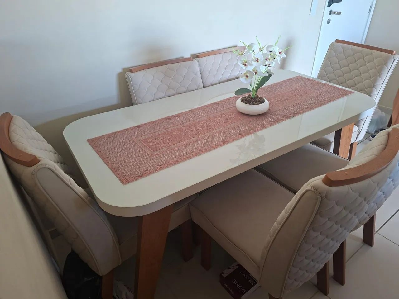 Mesa com seis cadeiras - Foto 4