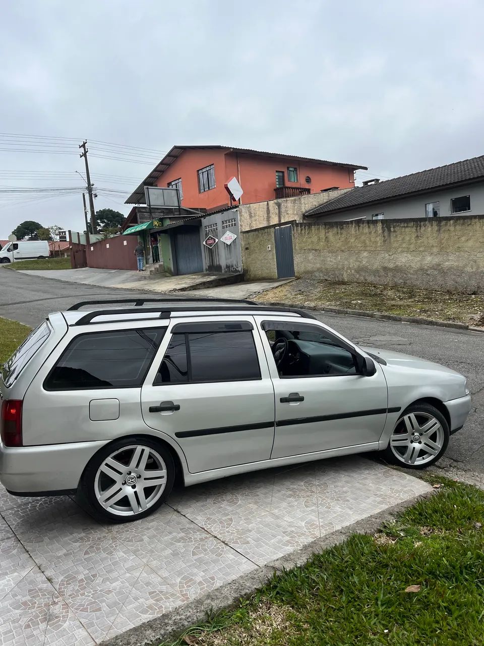 Volkswagen Parati GL 1.8 MI/ Club 1.8 MI 2P E 4P (álcool) 1999
