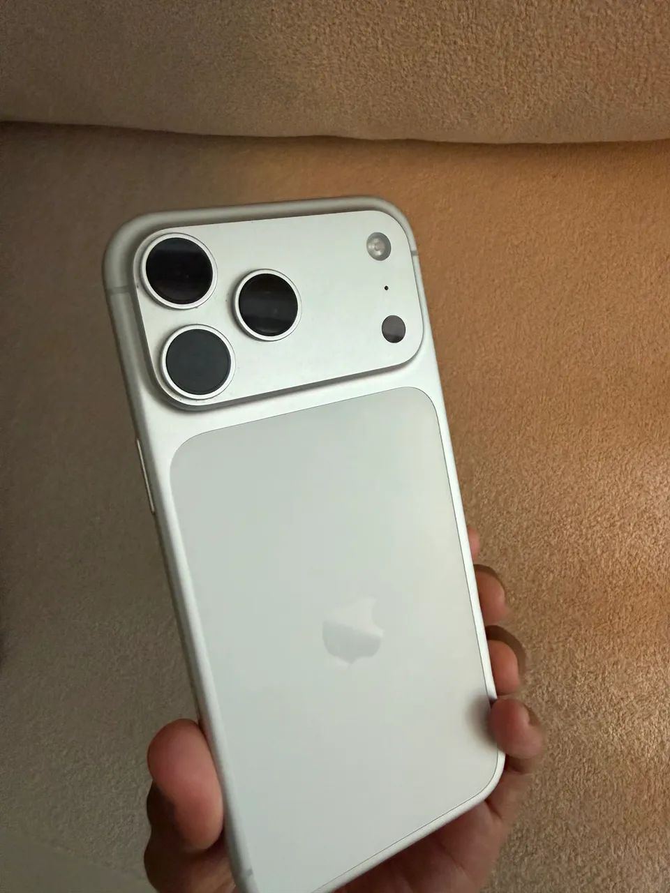 Iphone 17 pro max branco - Foto 4