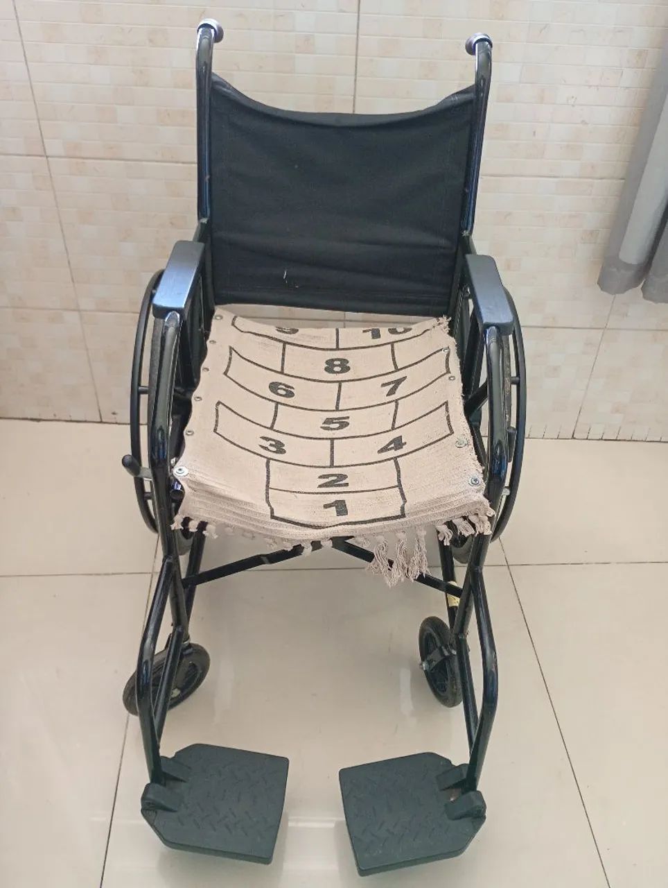 Vendo cadeira de rodas usada