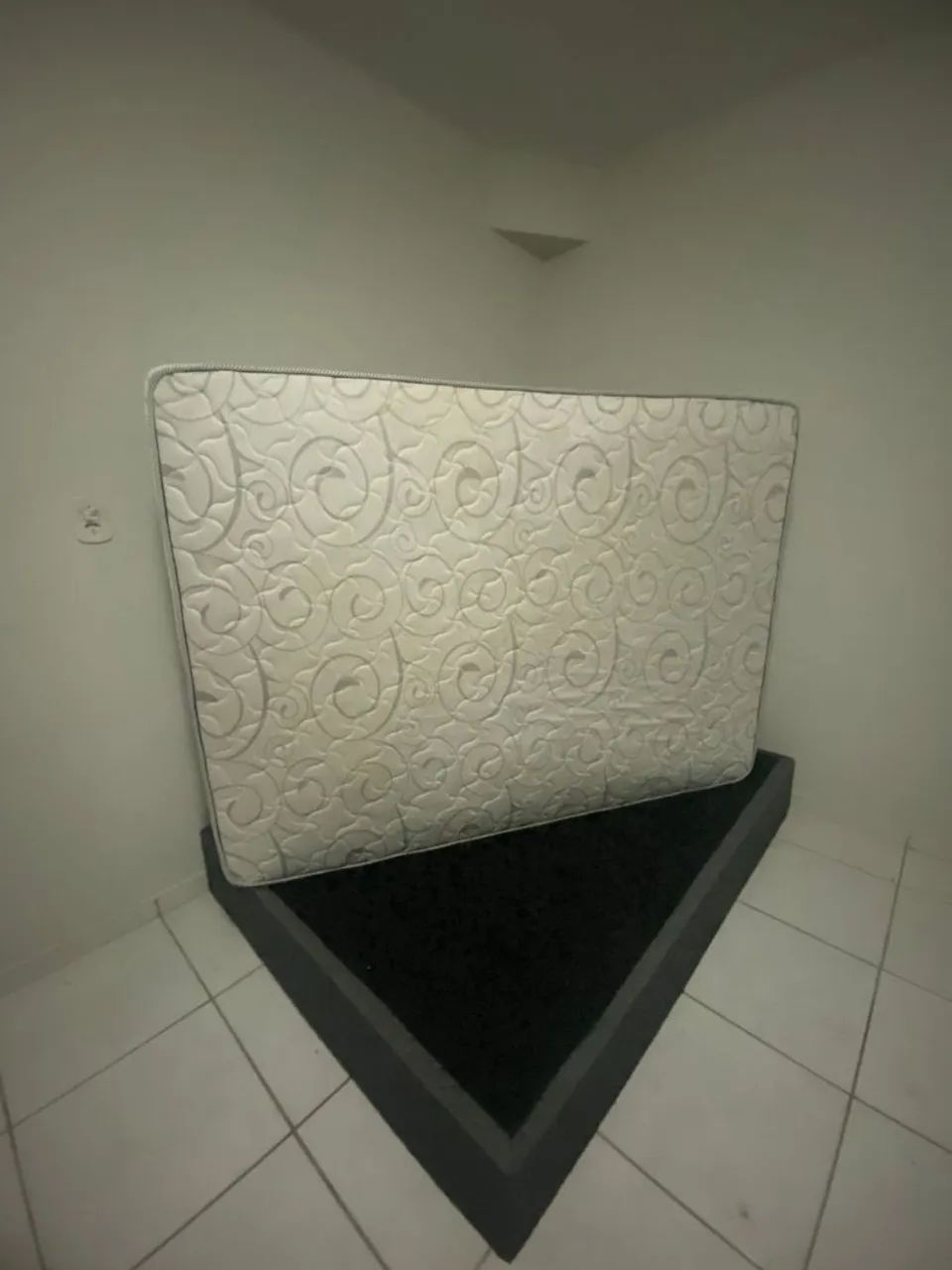 Vendo colchão de casal com base box - Foto 2