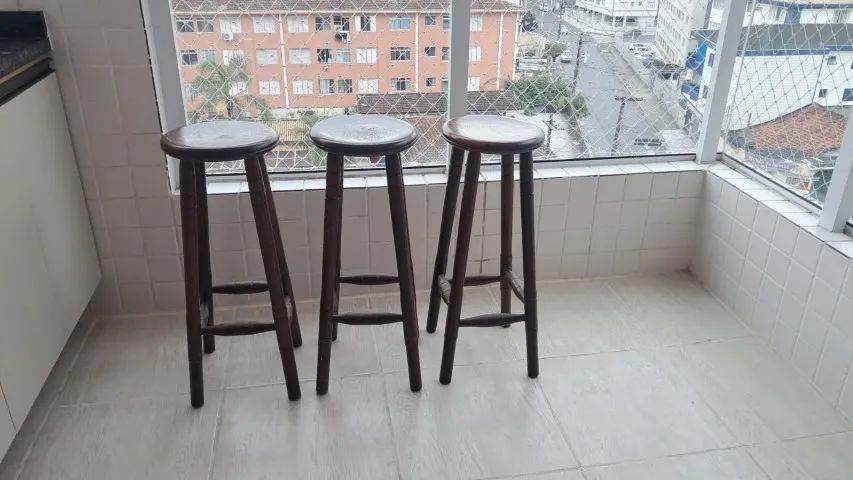 Bancos de madeira - Foto 2