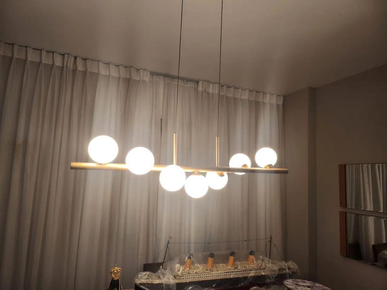 Lustre de Bolas Dourado