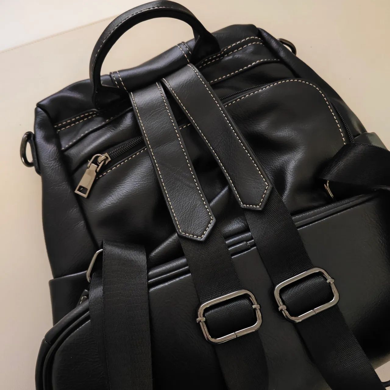 Mochila de Couro Preto - Foto 2