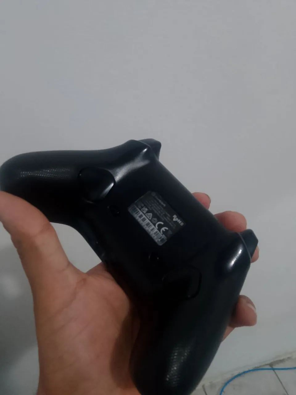 Controle xbox( modelo com cabo ) não e sem cabo - Foto 2