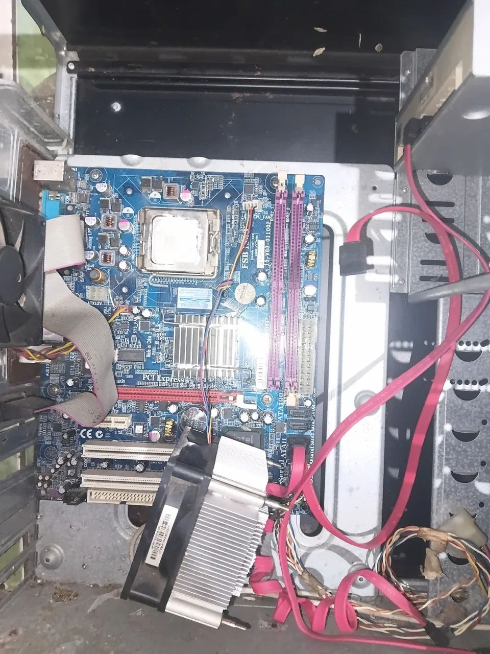 Três cpu para retirada de peças  - Foto 2
