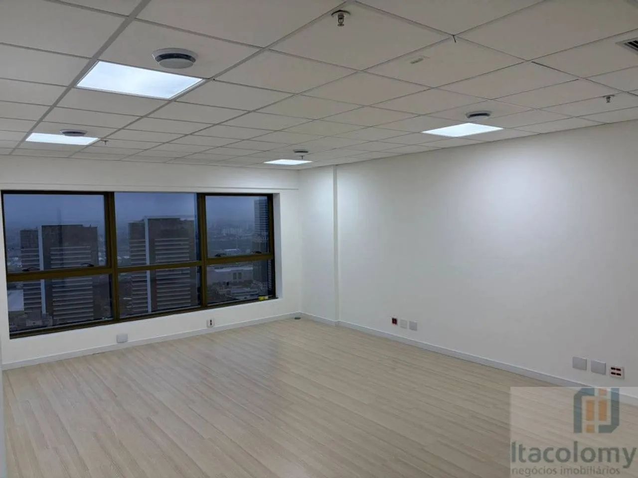 Sala para locaçao Alphaville
