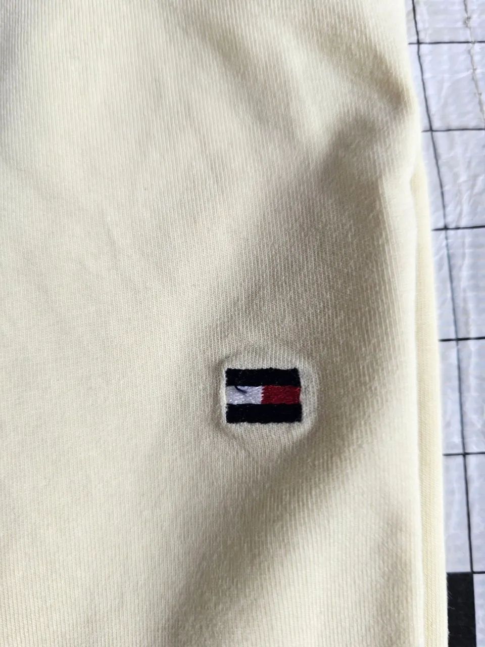 Camiseta Tommy Hilfiger- amarelo - original  - Foto 3