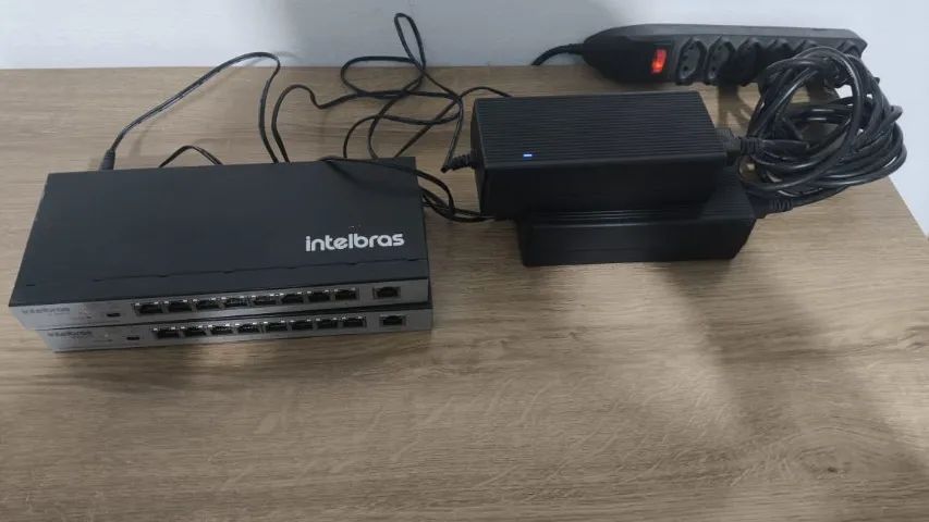 2 Switchs Intelbras SF 900 8 portas POE - Foto 2