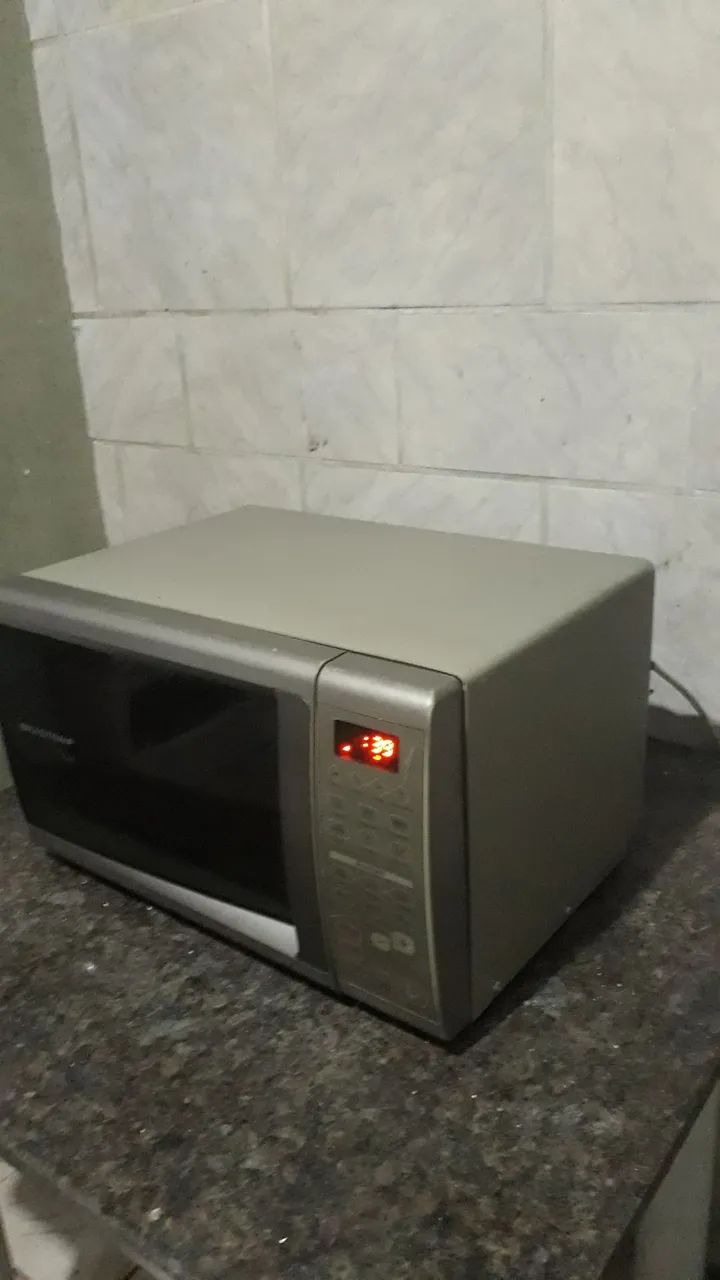 Microondas Brastemp 20 litros funcionando perfeitamente.  - Foto 2
