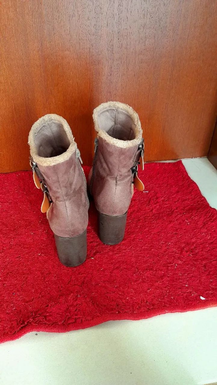 Bota feminina Bebecê N:36 Couro  - Foto 4