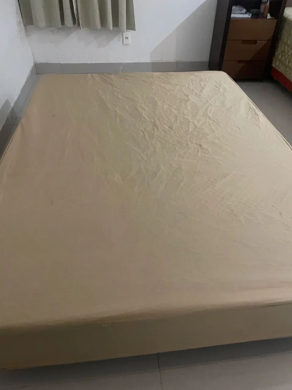 Cama de casal seminova