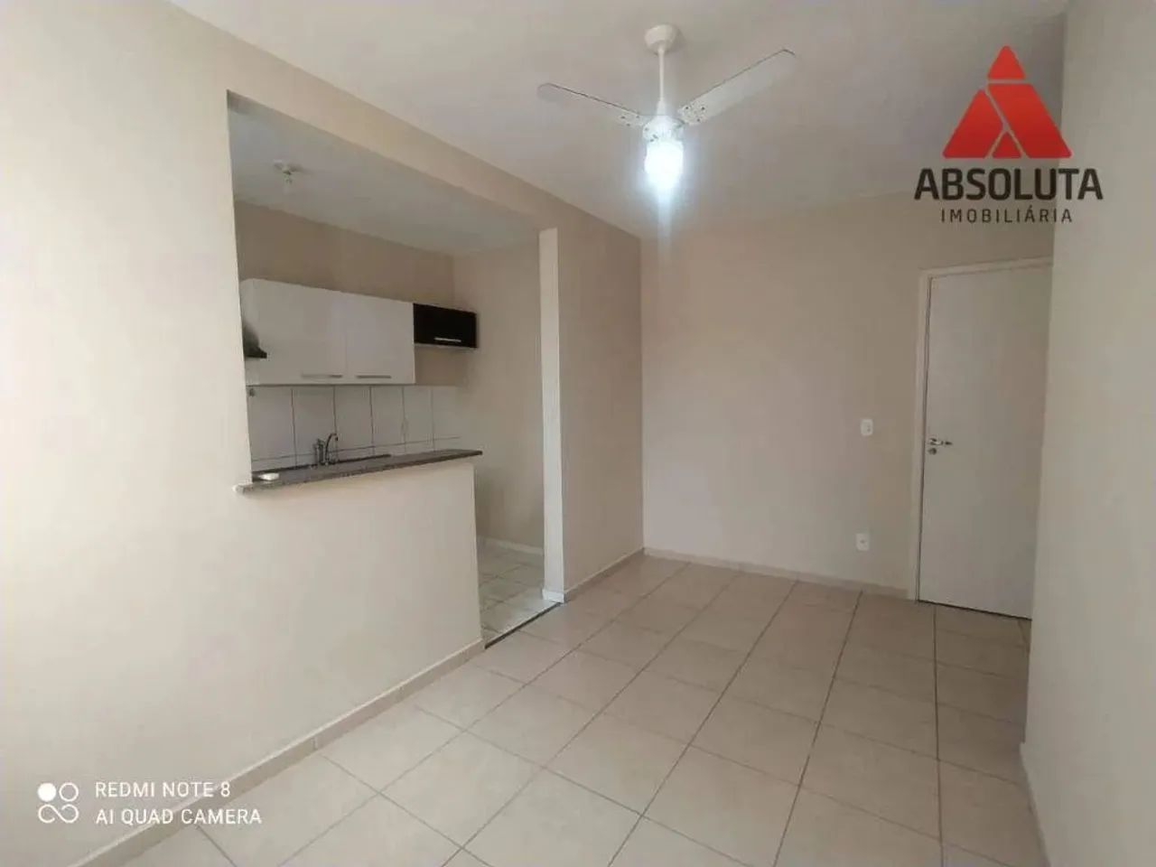 Apartamento com 2 dormitórios para alugar, 56 m² por R$ 1.541,75/mês - Catharina Zanaga -  - Foto 4
