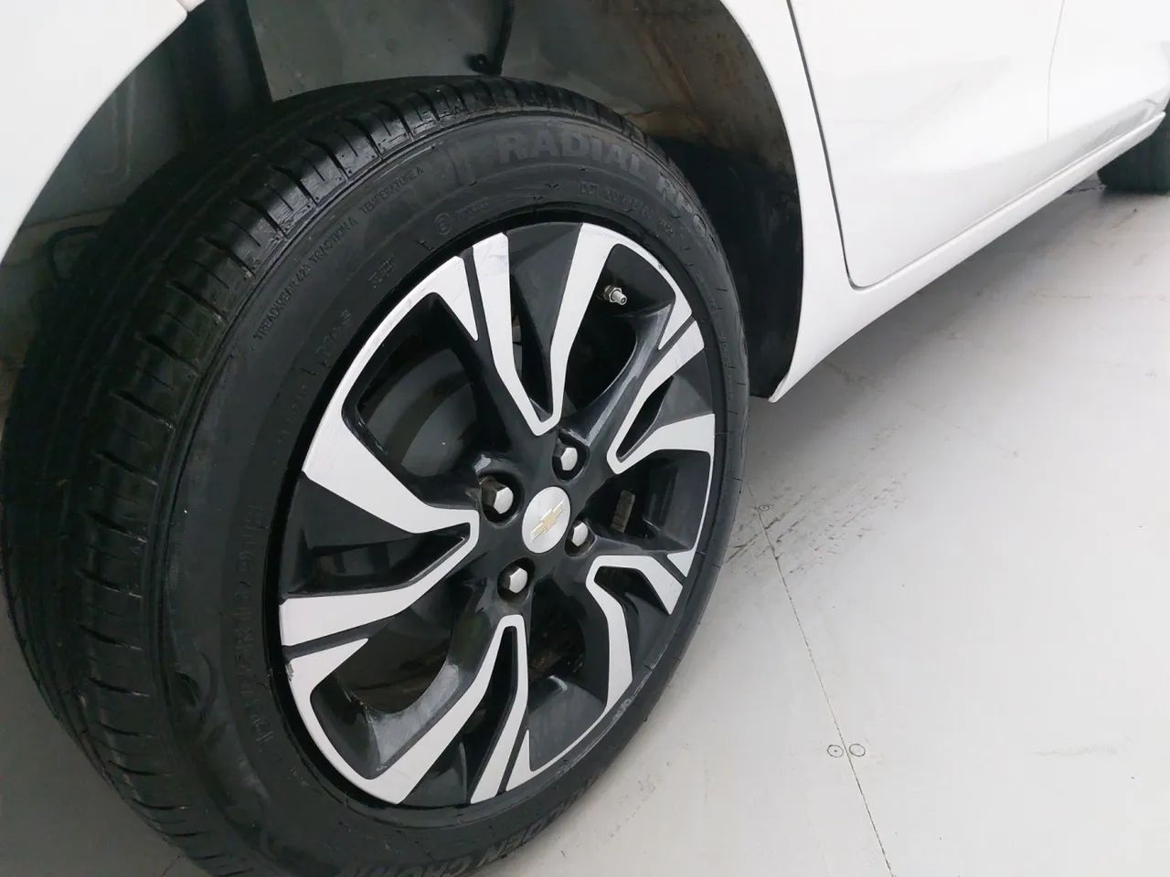 Chevrolet Onix Hatch Premier 1.0 12V TB Flex Aut. 4P, foto 14 de 18